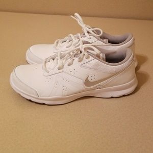 NIKE CORE MOTION TR2